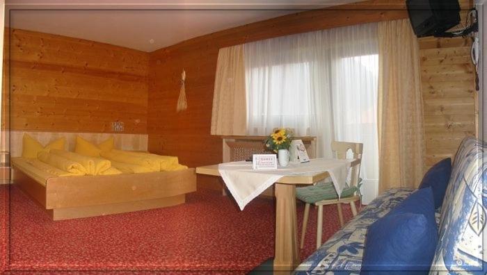 Pension Kristall Neustift im Stubaital Quarto foto
